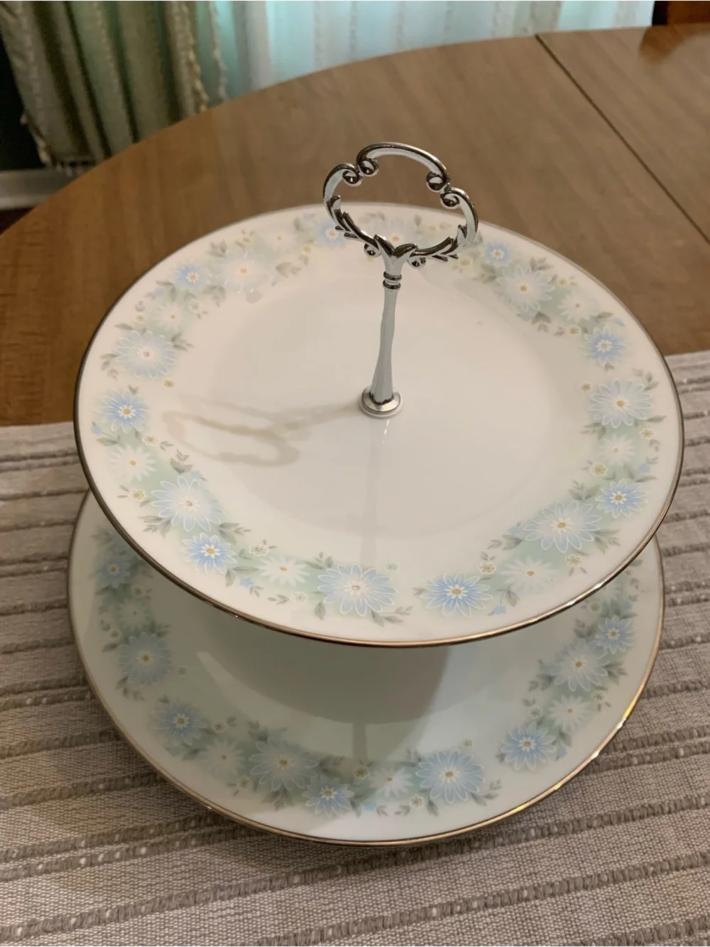 Two-Tier Porcelain Serving Stand in White with Blue Floral Band